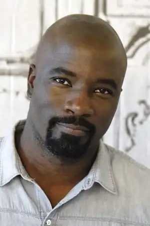 foto do ator Mike Colter