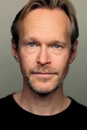 foto do ator Steven Mackintosh